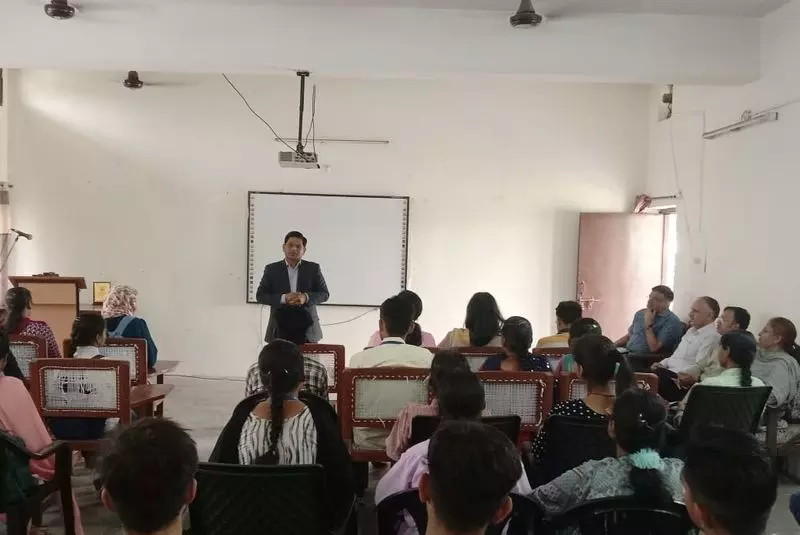 Haryana : इंदिरा गांधी राष्ट्रीय महाविद्यालय में आत्म-जागरूकता व्याख्यान Haryana : इंदिरा गांधी राष्ट्रीय महाविद्यालय में आत्म-जागरूकता व्याख्यान
