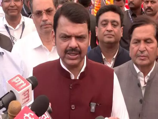 महाराष्ट्र में सभी को मराठी बोलना होगा: CM देवेंद्र फडणवीस महाराष्ट्र में सभी को मराठी बोलना होगा: CM देवेंद्र फडणवीस