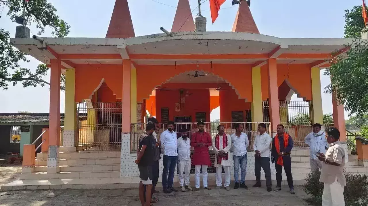 Jaunpur: कोरम पूरा न होने से बदलापुर प्रमुख पर अविश्वास प्रस्ताव रद्द Jaunpur: कोरम पूरा न होने से बदलापुर प्रमुख पर अविश्वास प्रस्ताव रद्द