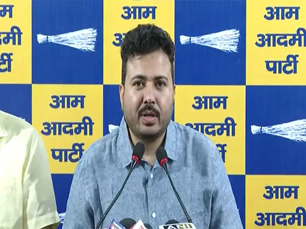 वे मुझे डराने आए थे...: सीबीआई द्वारा उनके आवास पर छापेमारी के बाद AAP के दुर्गेश पाठक वे मुझे डराने आए थे...: सीबीआई द्वारा उनके आवास पर छापेमारी के बाद AAP के दुर्गेश पाठक