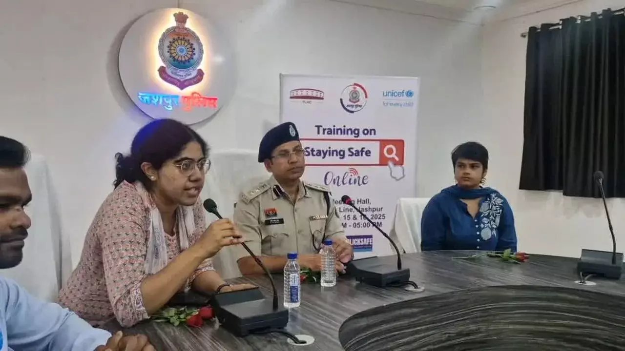 पुलिस ने 200 से अधिक साइबर योद्धा नियुक्त किए पुलिस ने 200 से अधिक साइबर योद्धा नियुक्त किए