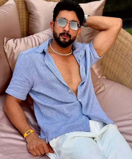 हर चीज सोशल मीडिया पर अपडेट हो, यह जरूरी नहीं : फहमान खान हर चीज सोशल मीडिया पर अपडेट हो, यह जरूरी नहीं : फहमान खान