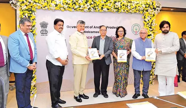 मुख्यमंत्री चंद्रबाबू नायडू और उपमुख्यमंत्री पवन कल्याण ने राज्य के दौरे पर मुख्यमंत्री चंद्रबाबू नायडू और उपमुख्यमंत्री पवन कल्याण ने राज्य के दौरे पर