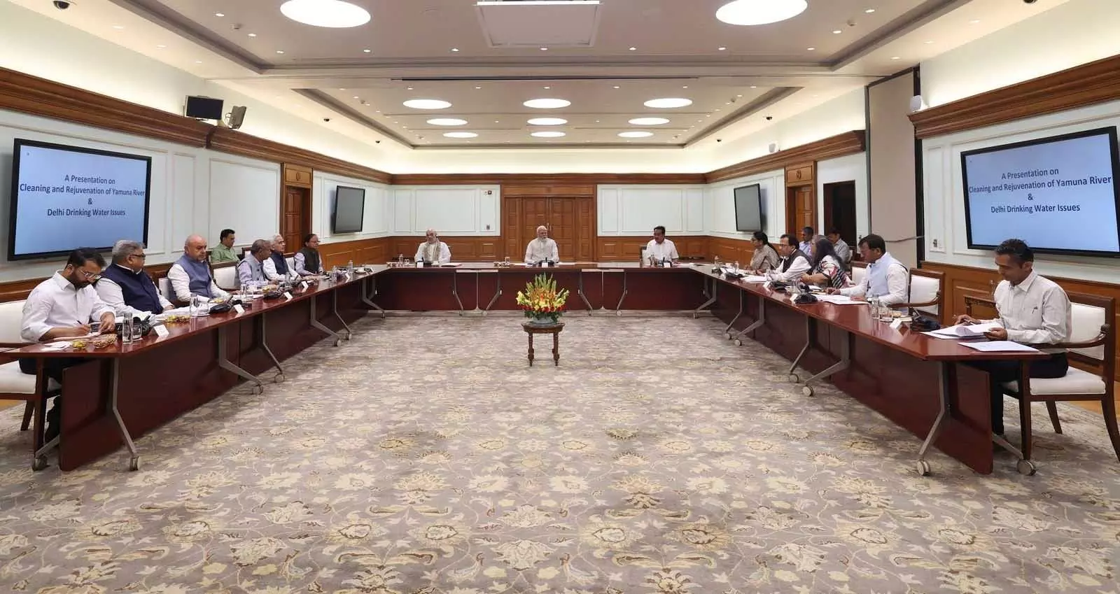 प्रधानमंत्री नरेंद्र मोदी ने की हाई लेवल मीटिंग...जानें पूरा अपडेट प्रधानमंत्री नरेंद्र मोदी ने की हाई लेवल मीटिंग...जानें पूरा अपडेट