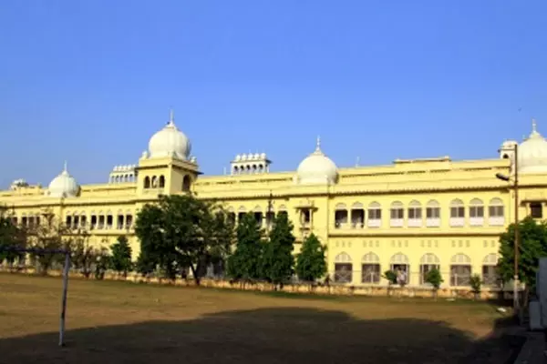 Lucknow: विश्वविद्यालय में खेल सुविधाओं को मिलेगा नया रूप, इंडोनेशिया से मंगाई गई टर्फ पिच Lucknow: विश्वविद्यालय में खेल सुविधाओं को मिलेगा नया रूप, इंडोनेशिया से मंगाई गई टर्फ पिच