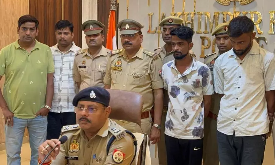 Lakhimpur Kheri: अंतरराज्यीय गिरोह के दो चेन स्नैचर मुठभेड़ में गिरफ्तार, तमंचे और नकदी बरामद Lakhimpur Kheri: अंतरराज्यीय गिरोह के दो चेन स्नैचर मुठभेड़ में गिरफ्तार, तमंचे और नकदी बरामद