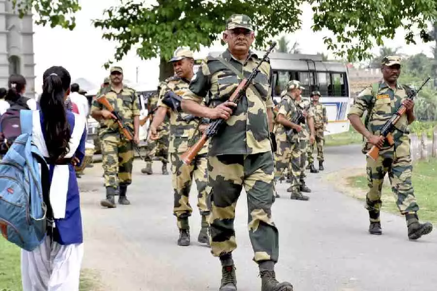 Calcutta HC ने मुर्शिदाबाद में CAPF के ठहराव को जारी रखने पर फैसला सुरक्षित रखा Calcutta HC ने मुर्शिदाबाद में CAPF के ठहराव को जारी रखने पर फैसला सुरक्षित रखा