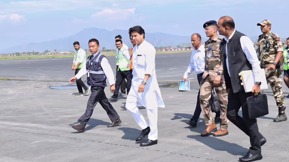 ज्योतिरादित्य सिंधिया ने परियोजनाओं, खेल योजनाओं की समीक्षा की, Manipur पर केंद्र का ध्यान ज्योतिरादित्य सिंधिया ने परियोजनाओं, खेल योजनाओं की समीक्षा की, Manipur पर केंद्र का ध्यान