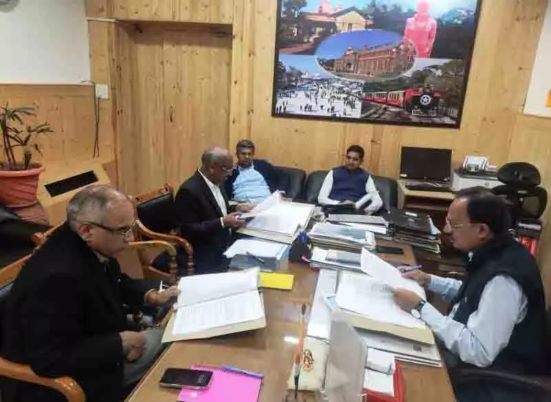 सरकारी बोर्ड, निगम 240 बची हुई शराब की दुकानों का संचालन करेंगे: Minister सरकारी बोर्ड, निगम 240 बची हुई शराब की दुकानों का संचालन करेंगे: Minister