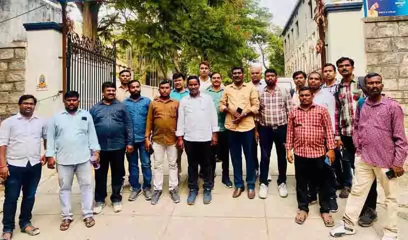 Hyderabad: अंशकालिक शिक्षकों ने सचिवालय का घेराव किया Hyderabad: अंशकालिक शिक्षकों ने सचिवालय का घेराव किया