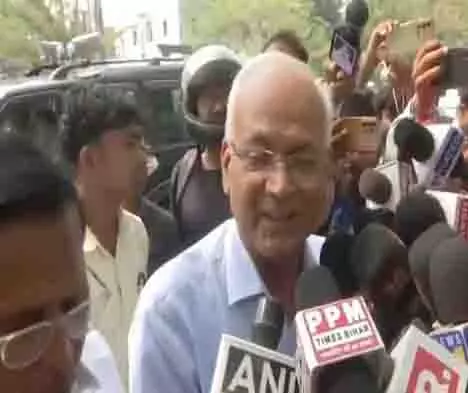 महागठबंधन पर अहम बातचीत के लिए विपक्षी नेता पटना में RJD कार्यालय में एकत्र हुए महागठबंधन पर अहम बातचीत के लिए विपक्षी नेता पटना में RJD कार्यालय में एकत्र हुए