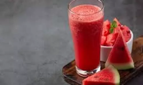 Health: गर्मियों में इन फलों से बनाएं हेल्दी ड्रिंक्स, शरीर को मिलेगी ठंडक