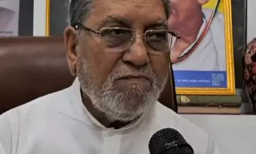 मुर्शिदाबाद हिंसा पर कांग्रेस नेता हुसैन दलवई बोले, गांधी का देश है हिंसा नहीं होनी चाहिए मुर्शिदाबाद हिंसा पर कांग्रेस नेता हुसैन दलवई बोले, गांधी का देश है हिंसा नहीं होनी चाहिए