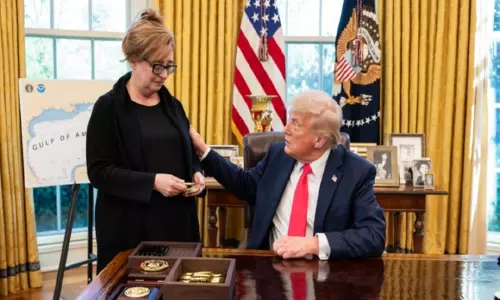 Trump ने व्हाइट हाउस में मारे गए अमेरिकी नागरिक की माँ से मुलाकात की