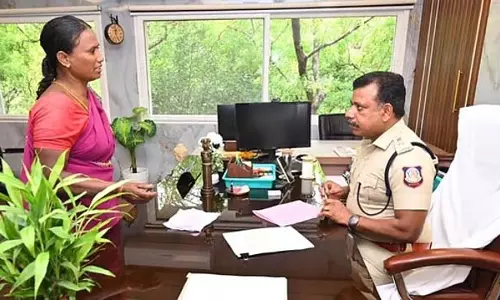 रेलवे में नौकरी दिलाने के नाम पर 15 लाख रुपये की ठगी: पीड़ित ने वेल्लोर SP से शिकायत दर्ज कराई रेलवे में नौकरी दिलाने के नाम पर 15 लाख रुपये की ठगी: पीड़ित ने वेल्लोर SP से शिकायत दर्ज कराई