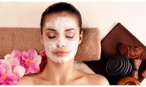 Ayurvedic Beauty Tips: चमकती त्वचा पाने के लिए आजमाएं ये आयुर्वेदिक ब्यूटी टिप्स Ayurvedic Beauty Tips: चमकती त्वचा पाने के लिए आजमाएं ये आयुर्वेदिक ब्यूटी टिप्स