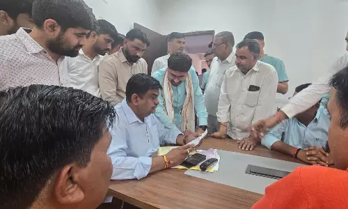 Jaipur: वन मंत्री ने अलवर में जनसुनवाई कर परिवेदनाओं के त्वरित निस्तारण के दिए निर्देश