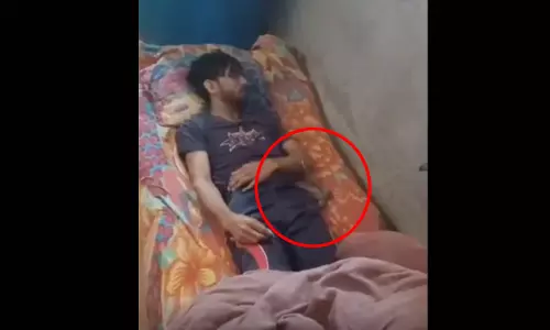 इस बार ड्रम नहीं सांप का इस्तेमाल...शव के नीचे सांप रखकर हत्या को हादसा दिखाने की कोशिश, पत्नी गिरफ्तार