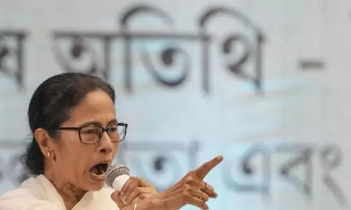 Bengal में तनाव के बीच ममता बनर्जी ने धर्म के मुद्दे पर संतुलन कायम किया Bengal में तनाव के बीच ममता बनर्जी ने धर्म के मुद्दे पर संतुलन कायम किया