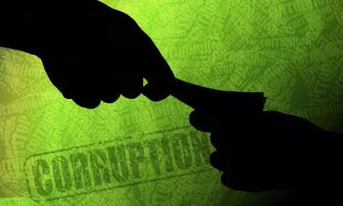 ऑपरेशन स्पॉट ट्रैप: भ्रष्टाचार पर Kerala की व्यापक कार्रवाई ऑपरेशन स्पॉट ट्रैप: भ्रष्टाचार पर Kerala की व्यापक कार्रवाई