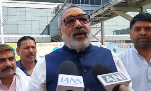 आरजेडी और कांग्रेस को देश में बदलाव नहीं दिखता तो चश्मा पहन लें: केंद्रीय मंत्री गिरिराज सिंह आरजेडी और कांग्रेस को देश में बदलाव नहीं दिखता तो चश्मा पहन लें: केंद्रीय मंत्री गिरिराज सिंह