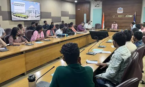 शहरी नियोजन और आपदा प्रबंधन प्रणालियों का अध्ययन करने के लिए NMMC के छात्रों ने NMMC मुख्यालय का दौरा किया शहरी नियोजन और आपदा प्रबंधन प्रणालियों का अध्ययन करने के लिए NMMC के छात्रों ने NMMC मुख्यालय का दौरा किया