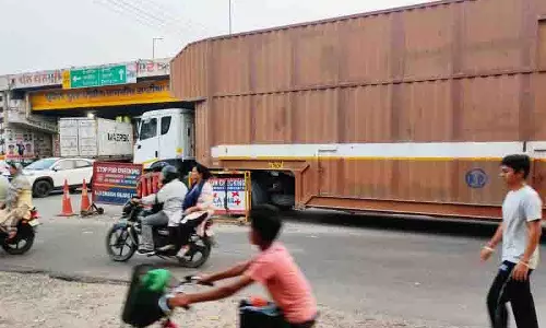 Sahnewal में भारी वाहनों के बेरोकटोक प्रवेश से स्थानीय लोगों पर पड़ रही, मार