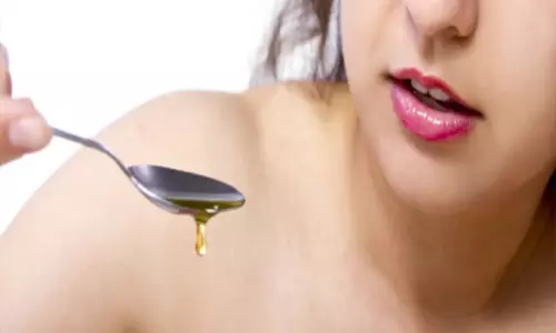 क्या आप जानते है पानी के बजाय तेल से कुल्ला करने का फायदा क्या आप जानते है पानी के बजाय तेल से कुल्ला करने का फायदा