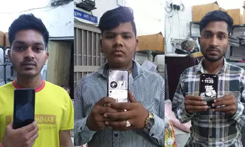 गुढ़ियारी के तीन लड़के सट्टा खिलाते गिरफ्तार, 3 iPhone जब्त गुढ़ियारी के तीन लड़के सट्टा खिलाते गिरफ्तार, 3 iPhone जब्त