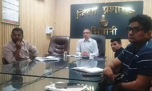 DC ने अधिकारियों को समय सीमा से पहले सड़क मरम्मत का काम पूरा करने का निर्देश