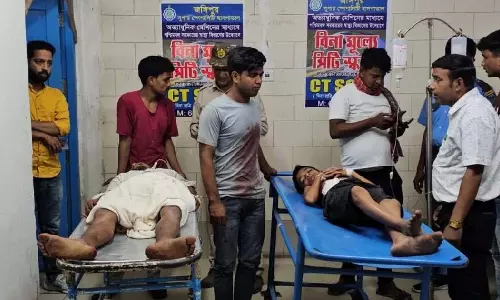 CM ममता बनर्जी ने दंगा प्रभावित मुर्शिदाबाद में BSF की गोलीबारी की जांच के आदेश दिए CM ममता बनर्जी ने दंगा प्रभावित मुर्शिदाबाद में BSF की गोलीबारी की जांच के आदेश दिए