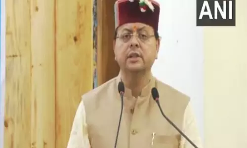 Dehradun में ऊर्जा निगम कर्मियों द्वारा आयोजित अभिनंदन कार्यक्रम में सीएम धामी का सम्मान किया गया
