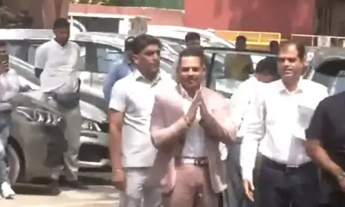 गुरुग्राम भूमि मामले में पूछताछ के तीसरे दिन रॉबर्ट वाड्रा ED कार्यालय पहुंचे गुरुग्राम भूमि मामले में पूछताछ के तीसरे दिन रॉबर्ट वाड्रा ED कार्यालय पहुंचे