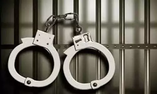 होटल के अंदर हमला करने के आरोप में आपराधिक मामले का संदिग्ध गिरफ्तार होटल के अंदर हमला करने के आरोप में आपराधिक मामले का संदिग्ध गिरफ्तार