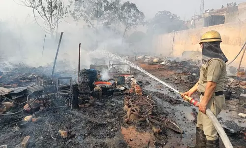 Haryana :  मानेसर में आग लगने से 80 झुग्गियां जल गईं