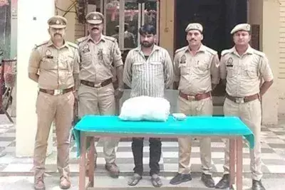 Ballia: 3.5 किलो नशीला पदार्थ के साथ गांजा तस्कर गिरफ्तार