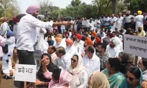 गांधी परिवार के खिलाफ ED की कार्रवाई बदले की भावना से प्रेरित: पंजाब कांग्रेस गांधी परिवार के खिलाफ ED की कार्रवाई बदले की भावना से प्रेरित: पंजाब कांग्रेस