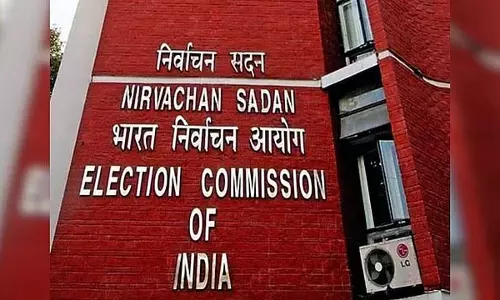 चुनाव नियमों में संशोधन: SC ने चुनाव आयोग को जवाब देने के लिए तीन सप्ताह का समय दिया
