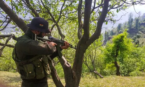 Poonch में तलाशी अभियान जारी