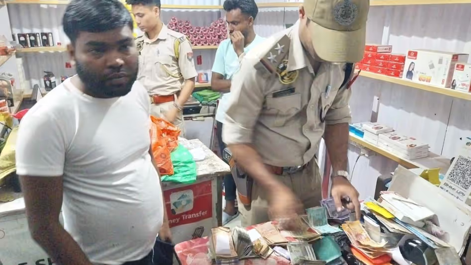 Assam : तामारहाट में 7.86 ग्राम संदिग्ध ब्राउन शुगर जब्त, एक गिरफ्तार Assam : तामारहाट में 7.86 ग्राम संदिग्ध ब्राउन शुगर जब्त, एक गिरफ्तार