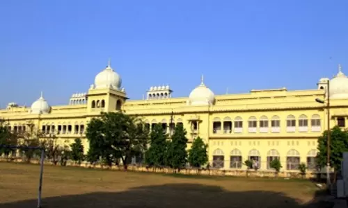 Lucknow: विश्वविद्यालय में खेल सुविधाओं को मिलेगा नया रूप, इंडोनेशिया से मंगाई गई टर्फ पिच