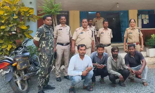 बिजली तार चोरी करते वक्त युवक की मौत, 4 चोर गिरफ्तार