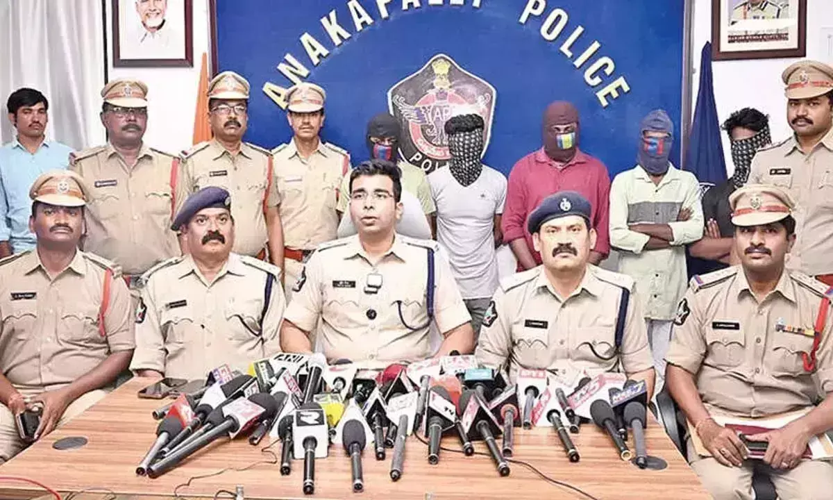 Andhra: चोरी में शामिल होने के आरोप में छह लोग गिरफ्तार