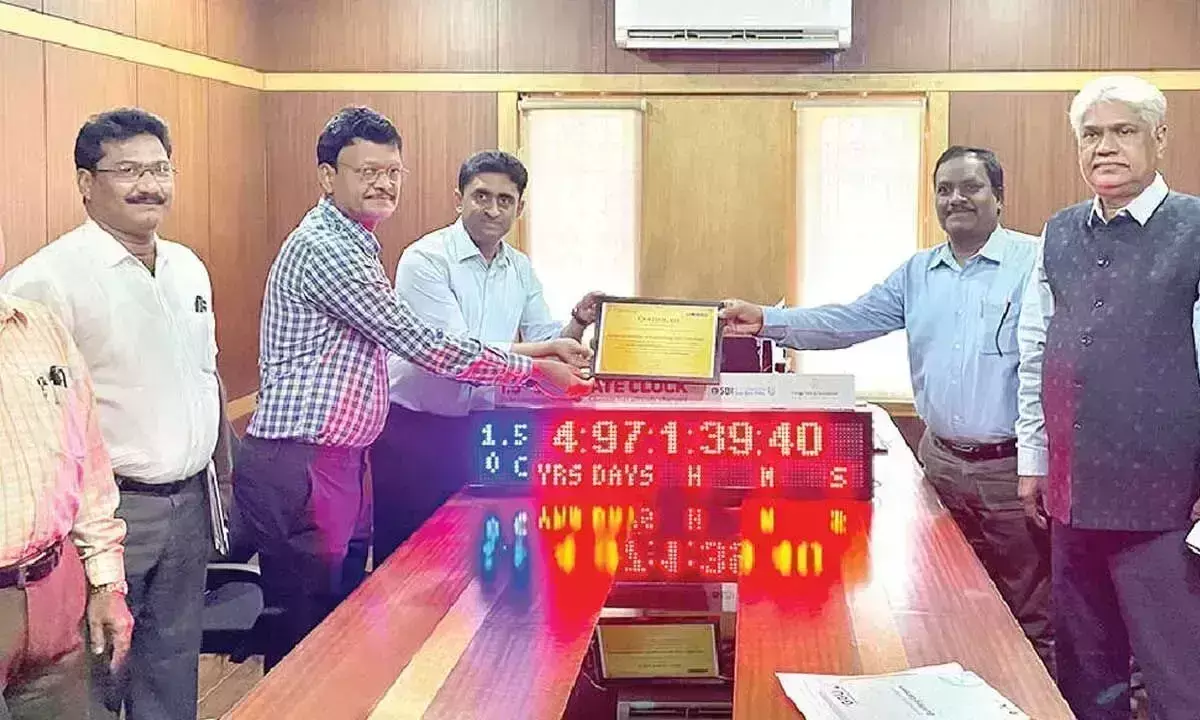 GGU में जलवायु घड़ी का अनावरण किया गया GGU में जलवायु घड़ी का अनावरण किया गया