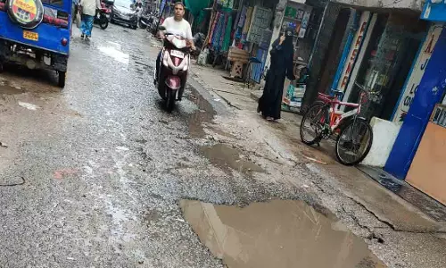 Ranchi की सड़कों पर बेकाबू वाहन बना जानलेवा खतरा, प्रशासन बेखबर Ranchi की सड़कों पर बेकाबू वाहन बना जानलेवा खतरा, प्रशासन बेखबर