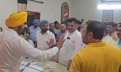 मकसूदां Mandi के विक्रेताओं ने अवैध पार्किंग शुल्क का विरोध किया, आंदोलन की धमकी दी