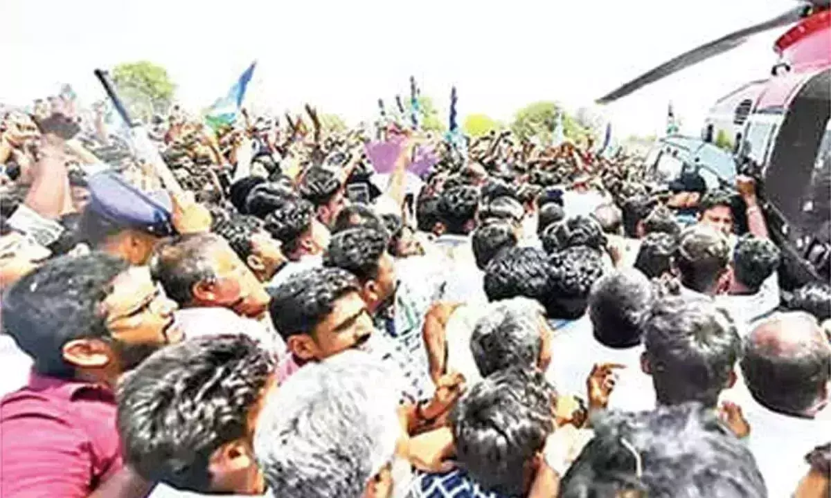 Andhra: जगन हेलीकॉप्टर विवाद में सह-पायलट से पूछताछ