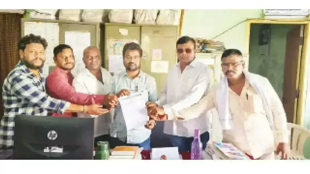 Telangana: सिरपुर पेपर मिल के श्रमिकों की मांग, यूनियन चुनाव कराएं Telangana: सिरपुर पेपर मिल के श्रमिकों की मांग, यूनियन चुनाव कराएं