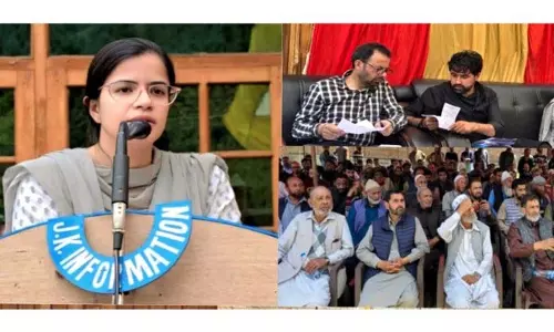 DC कुपवाड़ा ने कलारूस में मेगा ब्लॉक दिवस की अध्यक्षता की DC कुपवाड़ा ने कलारूस में मेगा ब्लॉक दिवस की अध्यक्षता की
