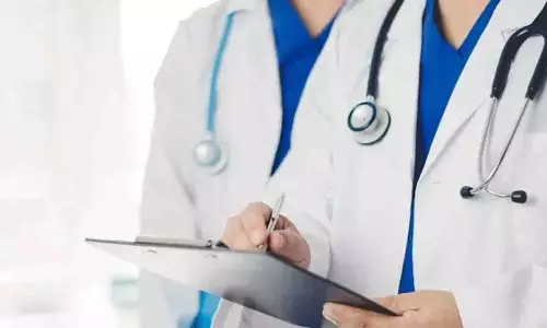 Hyderabad: डॉक्टरों ने महिला की किडनी बचाने के लिए भारत की पहली लेप्रोस्कोपिक सर्जरी की Hyderabad: डॉक्टरों ने महिला की किडनी बचाने के लिए भारत की पहली लेप्रोस्कोपिक सर्जरी की